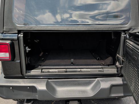 Used 2020 Jeep Wrangler Unlimited Sport AWD/4WD image 19