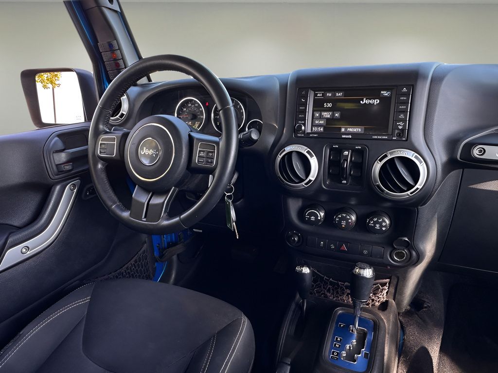 Used 2016 Jeep Wrangler Unlimited Sahara AWD/4WD image 9