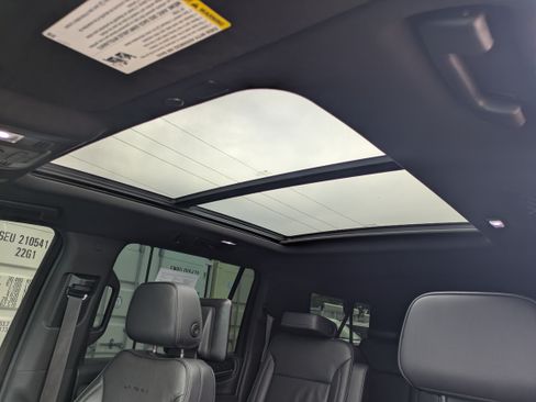Used 2021 GMC Yukon XL Denali AWD/4WD image 27