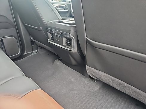 Used 2025 Chevrolet Silverado 2500 High Country w/ Technology Package image 32