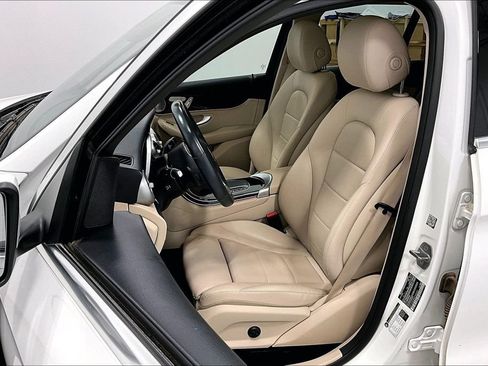 Used 2020 Mercedes-Benz GLC 300 4MATIC image 31