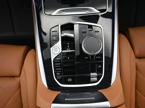 Used 2026 BMW X7 xDrive40i w/ M Sport Package image 15