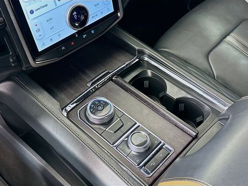 Used 2022 Ford Expedition Max Platinum image 17