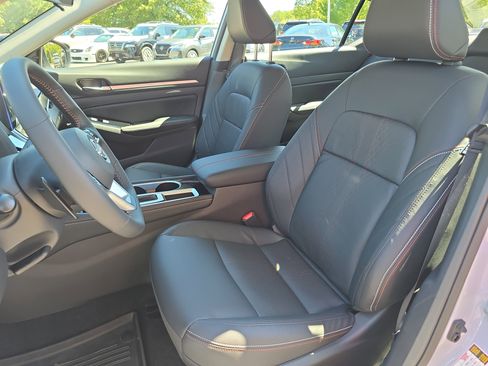 New 2025 Nissan Altima 2.5 SR w/ SR Premium Package image 14