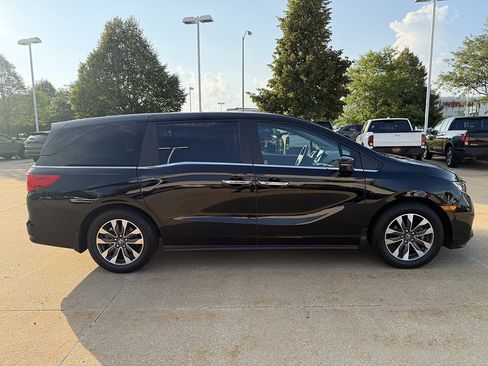 Used 2024 Honda Odyssey EX-L image 3