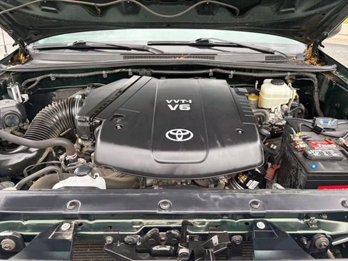 Used 2014 Toyota Tacoma 4x4 Access Cab V6 w/ TRD Off-Road Package image 21