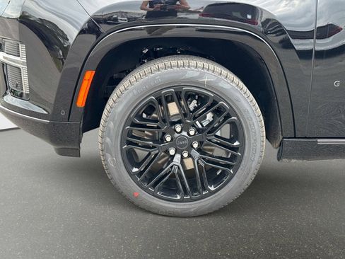 New 2026 Jeep Grand Wagoneer Limited AWD/4WD image 11
