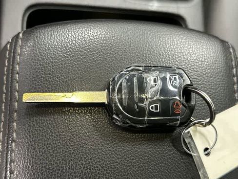 Used 2018 Ford Escape S image 32