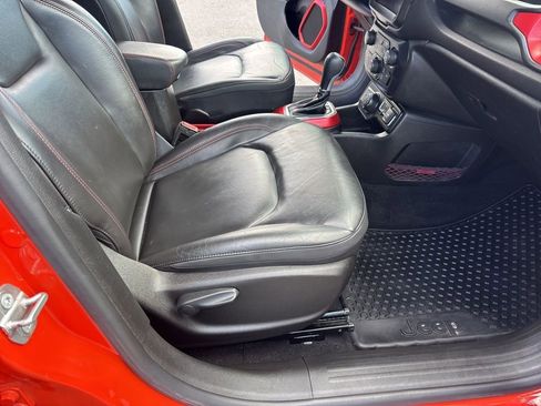 Used 2021 Jeep Renegade Trailhawk w/ Trailer Tow Group image 27