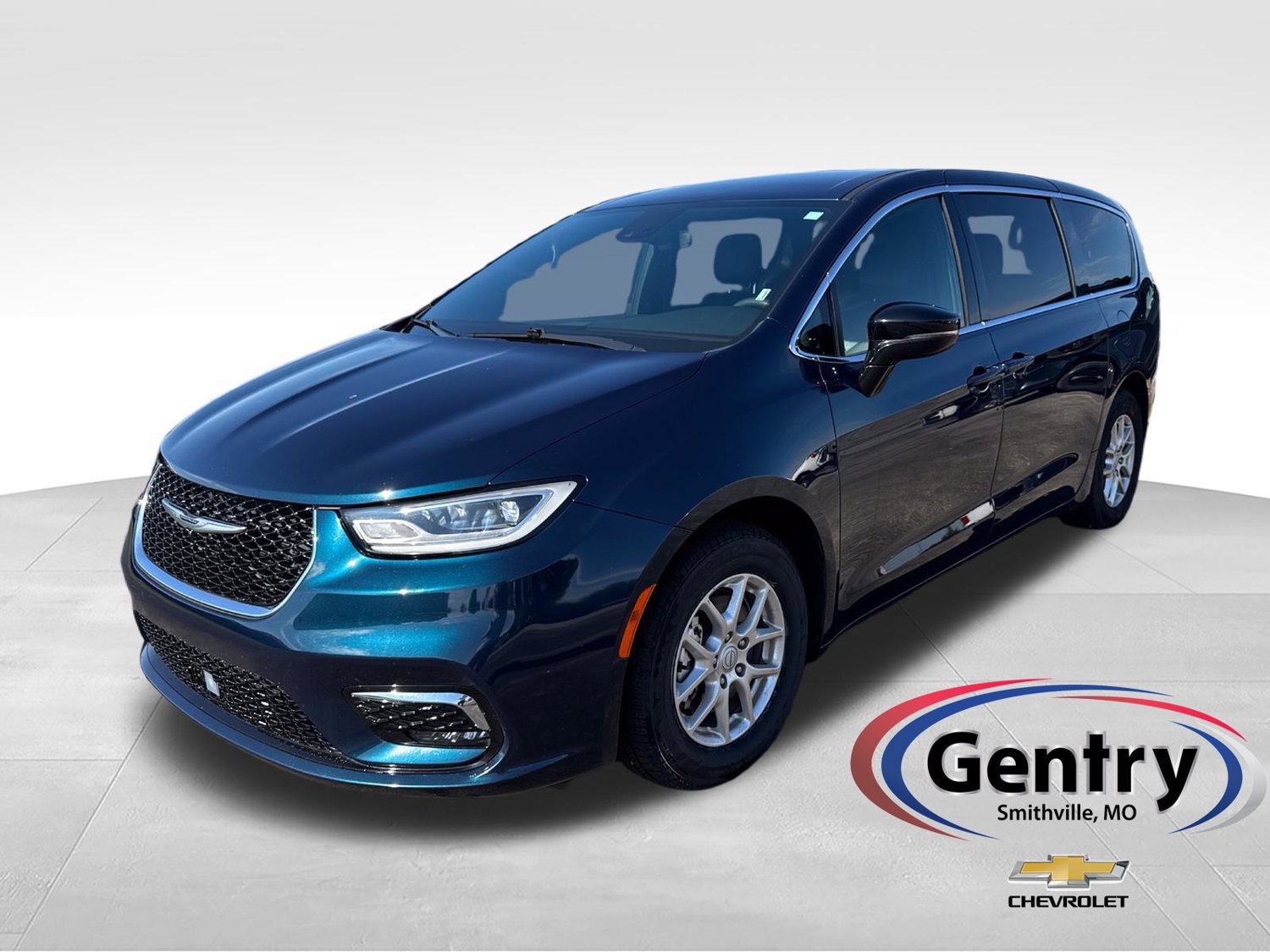 Used 2025 Chrysler Pacifica Select FWD image 1