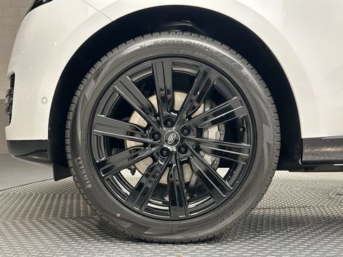 Used 2023 Land Rover Range Rover SE AWD/4WD image 10