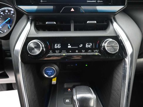 Used 2021 Toyota Venza XLE w/ Softex Package AWD/4WD image 9