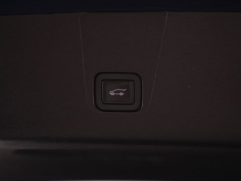 Used 2023 Chevrolet Traverse LT image 19