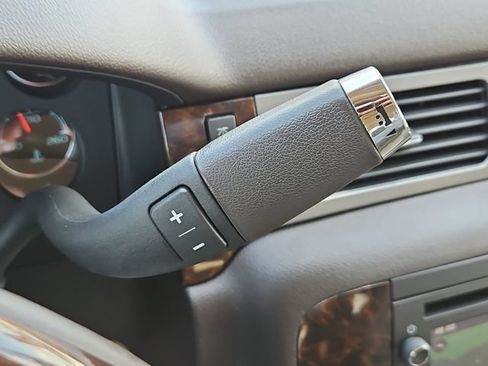 Used 2013 GMC Yukon Denali RWD image 23