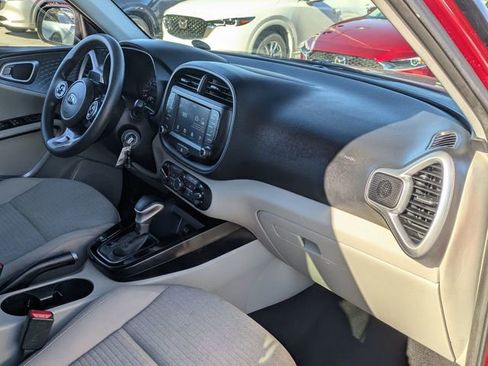 Used 2021 Kia Soul S image 29