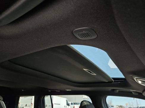 New 2026 Jeep Grand Cherokee L 2WD image 10