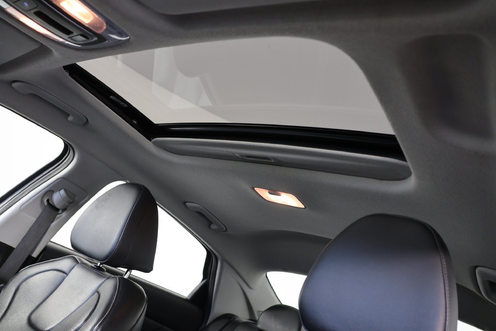 Used 2025 Hyundai Elantra Limited FWD image 19