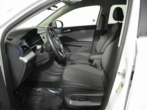 Used 2024 Volkswagen Taos SE image 11