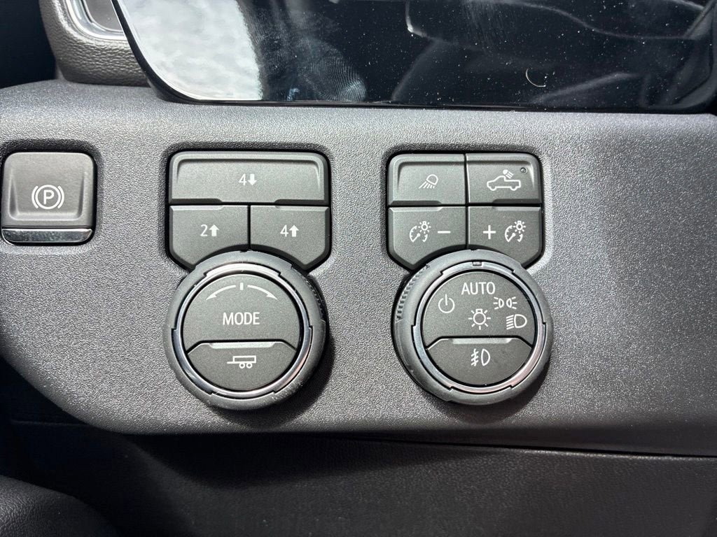 New 2026 Chevrolet Silverado 2500 LT w/ All Star Edition AWD/4WD image 23