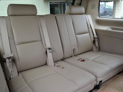 Used 2014 Cadillac Escalade Premium AWD/4WD image 46