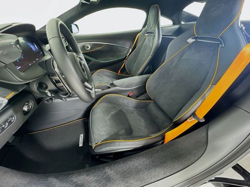 New 2026 McLaren Artura RWD image 20