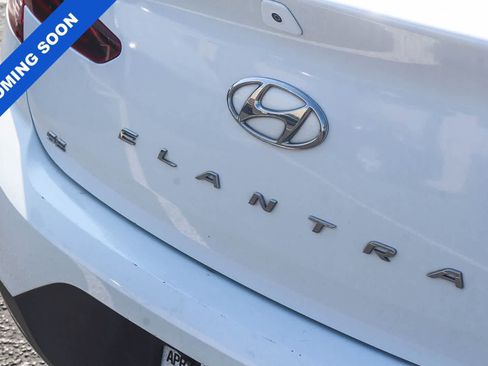 Used 2019 Hyundai Elantra SE w/ Cargo Package image 9