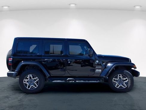 Used 2024 Jeep Wrangler Sahara w/ Technology Group image 5