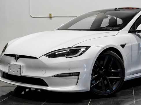 Used 2023 Tesla Model S image 9