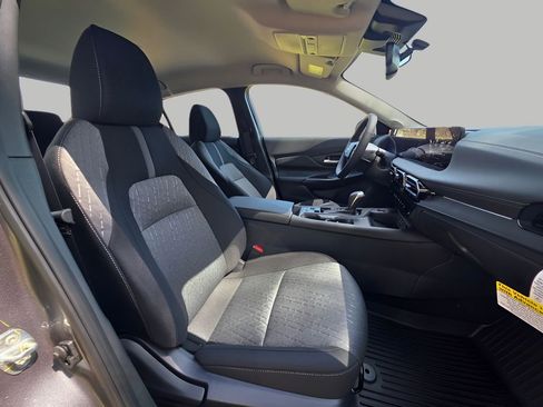 New 2026 Nissan Sentra SV image 9