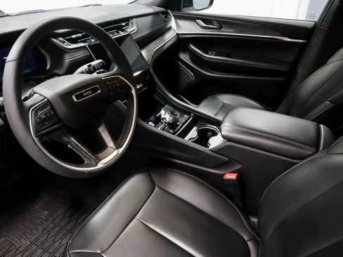 Used 2025 Jeep Grand Cherokee Limited 4xe image 24