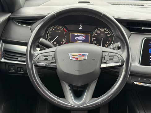 Used 2022 Cadillac XT4 Premium Luxury w/ Safety Alert Package FWD image 24