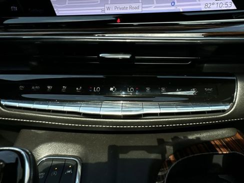 Used 2023 Cadillac Escalade ESV Premium Luxury RWD image 27