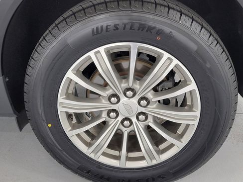 Used 2017 Cadillac XT5 Luxury AWD/4WD image 12