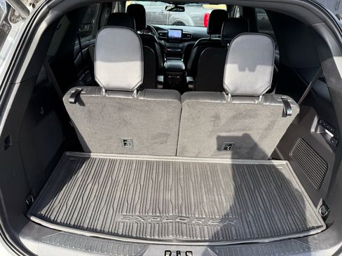 Used 2020 Ford Explorer Limited image 17