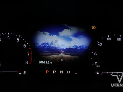 Used 2021 Ford Explorer XLT image 9