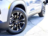 Used 2021 Chevrolet TrailBlazer LT image 3