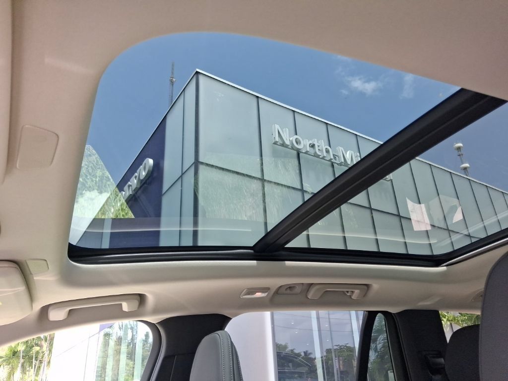 Certified 2026 Volvo XC90 B6 Plus AWD/4WD image 6