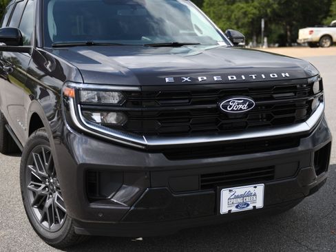 New 2027 Ford Expedition Platinum RWD image 4