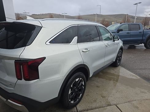 New 2026 Kia Sorento S image 6
