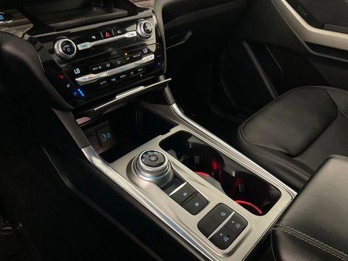 Used 2021 Ford Explorer Limited w/ Hybrid Equipment Group 310A RWD image 18
