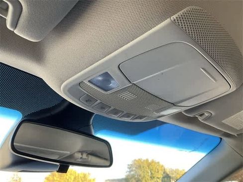 Used 2020 Ford Edge SE image 23