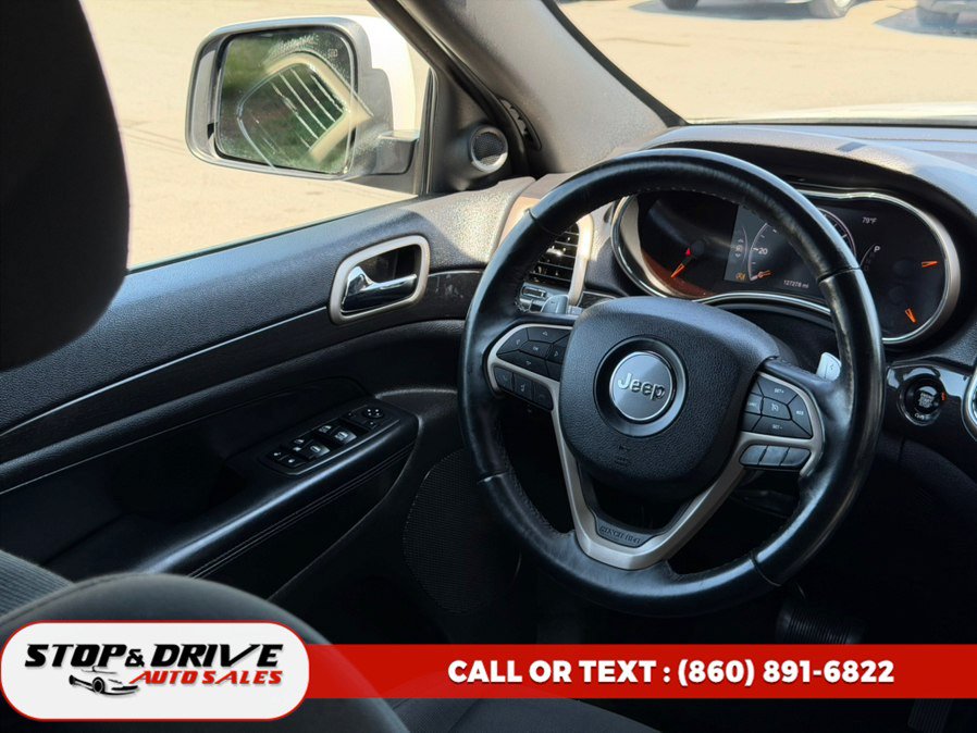 Used 2017 Jeep Grand Cherokee Laredo w/ Quick Order Package 23E AWD/4WD image 13