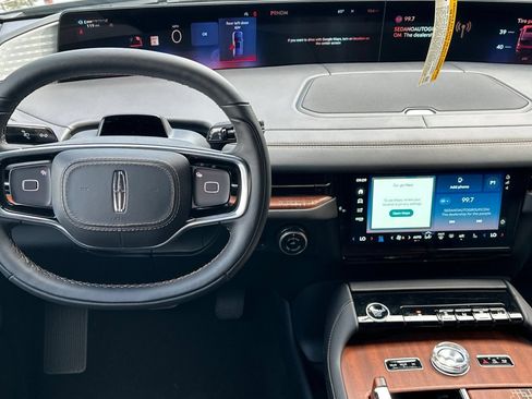 New 2026 Lincoln Navigator L Black Label AWD/4WD image 13