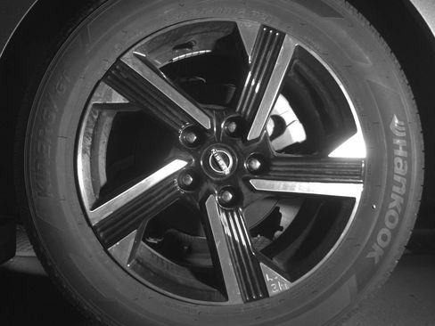 Used 2025 Nissan Sentra SV image 14