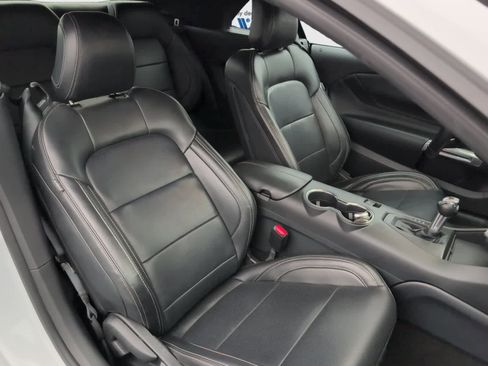 Used 2025 Ford Mustang Premium image 18