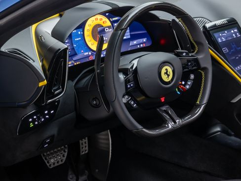 Used 2026 Ferrari Roma Spider RWD image 41