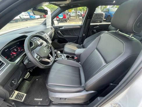 Used 2024 Volkswagen Tiguan SE R-Line AWD/4WD image 22