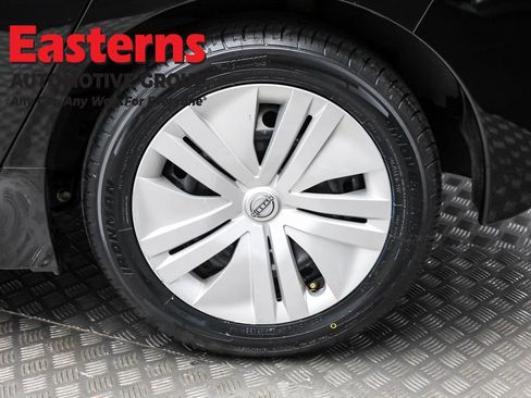 Used 2024 Nissan Leaf S image 8