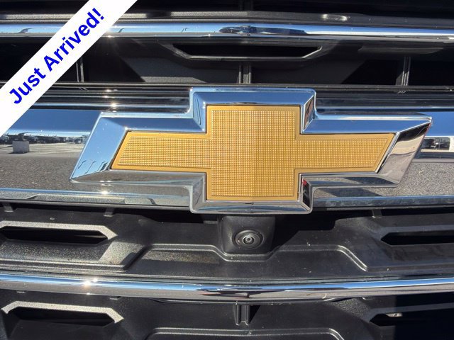 Used 2025 Chevrolet Traverse LT w/ Sun and Wheel Package FWD image 9