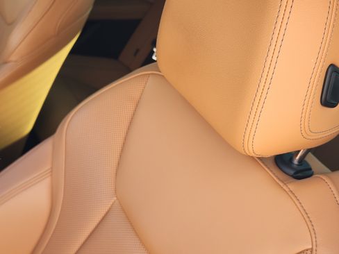Used 2023 BMW 430i Coupe w/ M Sport Package RWD image 11